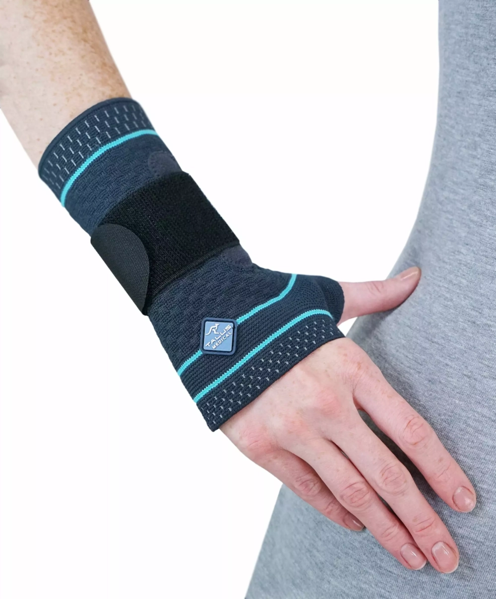 Бандаж на лучезапястный сустав с ребром жесткости ЛЗ-723