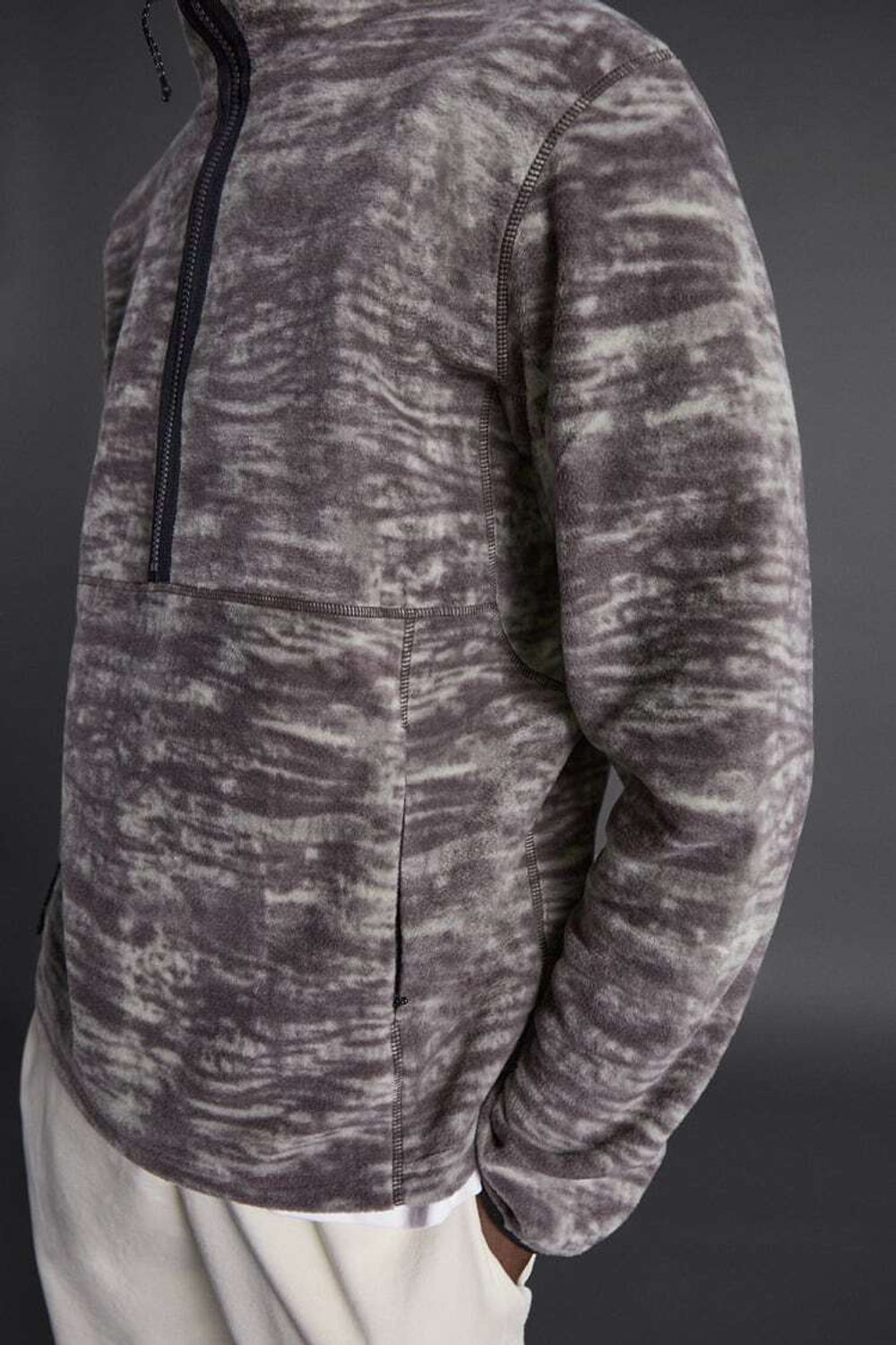 ZARA КУРТКА ИЗ ПОЛАРФЛИСА С АБСТРАКТНЫМ УЗОРОМ, ТЕМНО-РОЗОВЫЙ