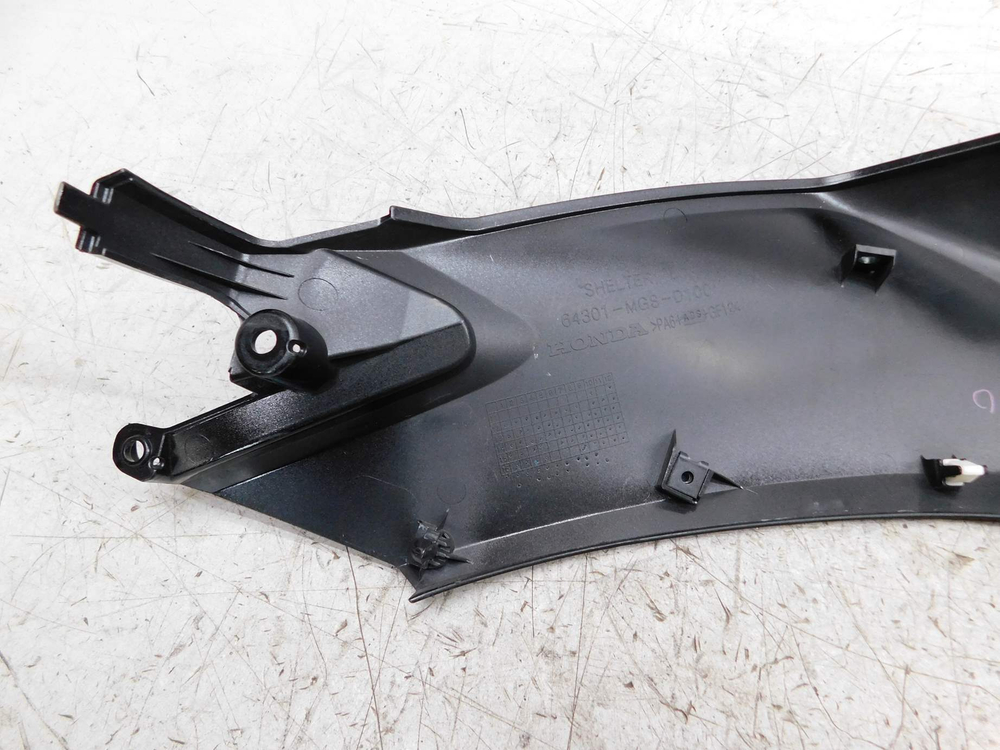 пластик боковой левый Honda NC700 64301-MGS-D100