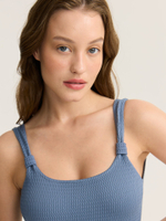 Слитный купальник с открытой спиной