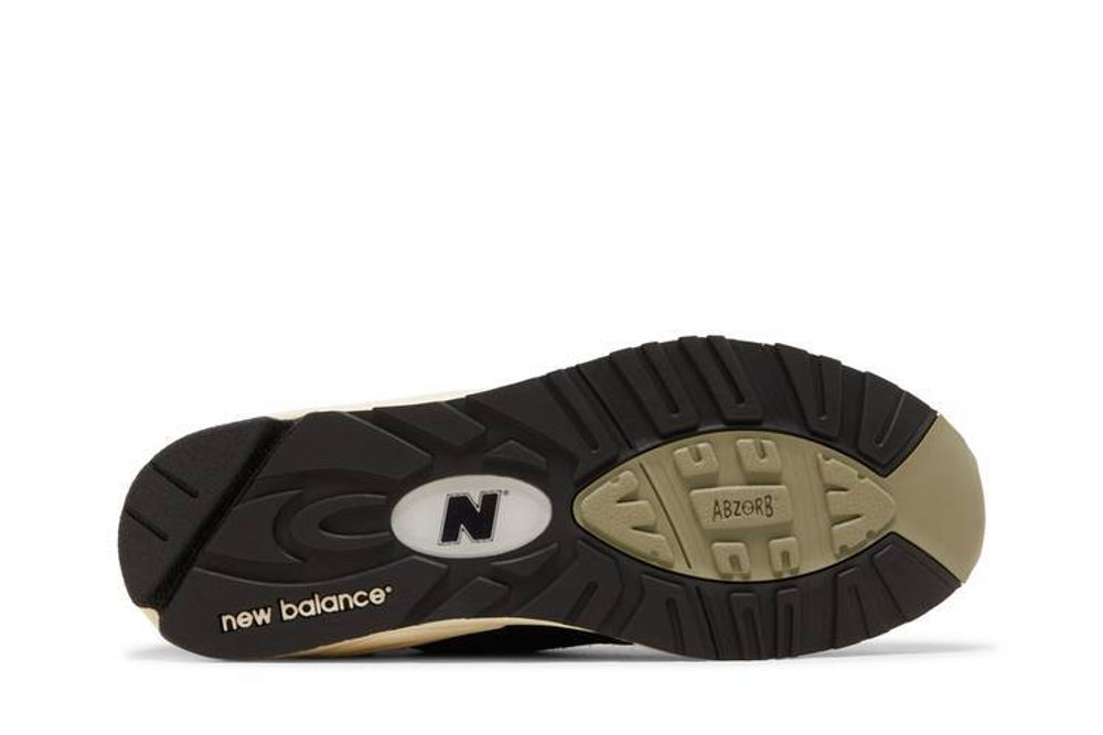 Кроссовки New Balance Teddy Madenb 990 V2