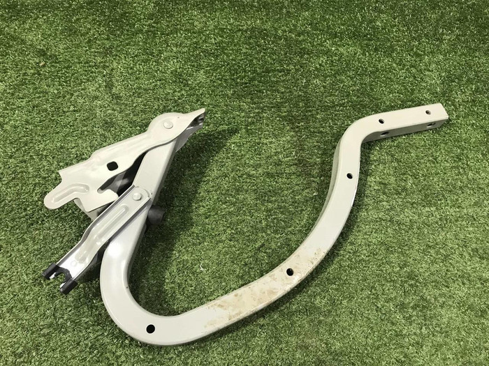 Петля крышки багажника левая Kia Rio 4 FB (2017-н.в.) седан