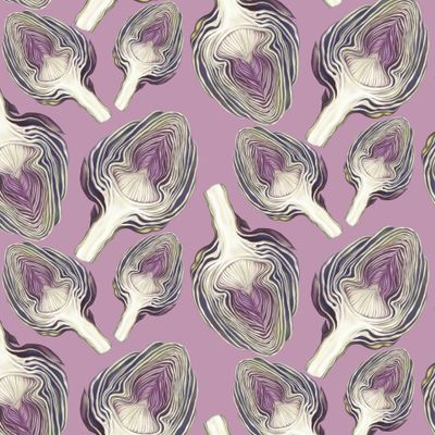 Артишок на розвом фоне