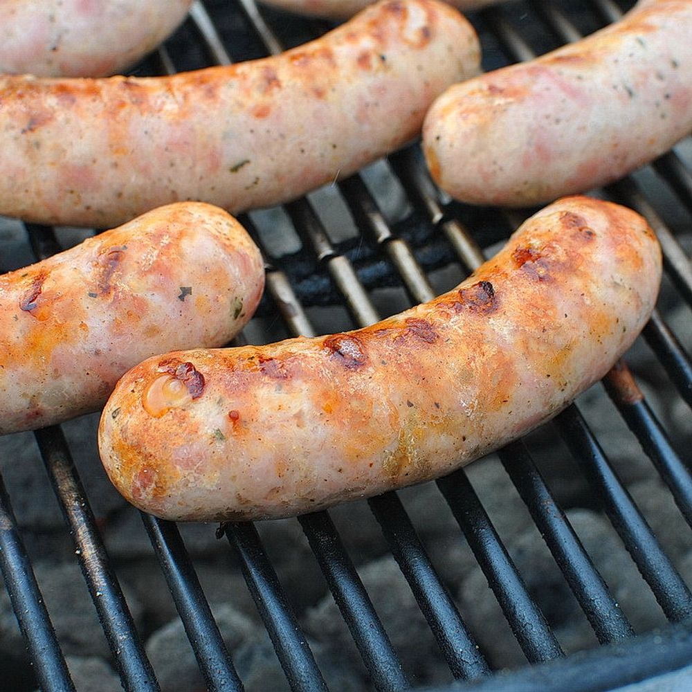 три колбаски. 3 колбаски. салями королевская колбаса сырокопченая. 3 колбаски. 3 колбаски.