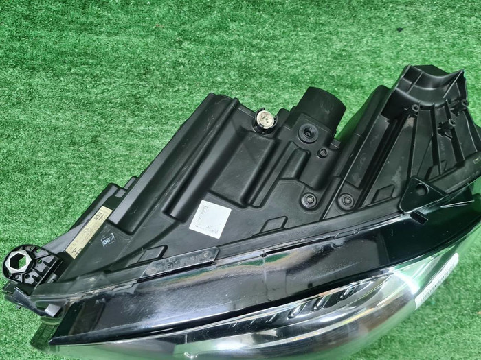 Фара левая Mercedes E W213 (2016-2021) LED