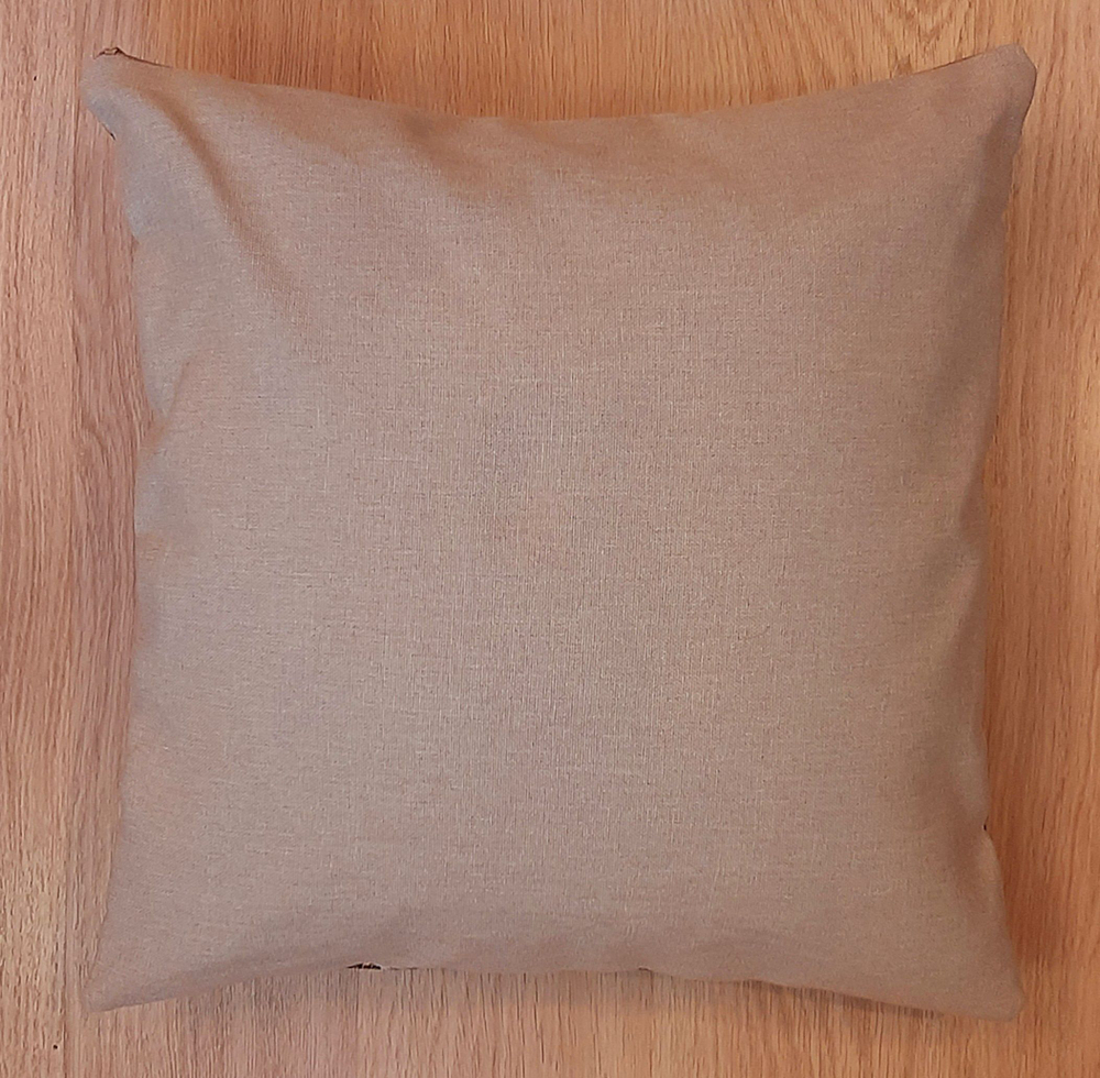 Декоративный гобеленовый чехол для интерьерной подушки Пирамида котят 47*47