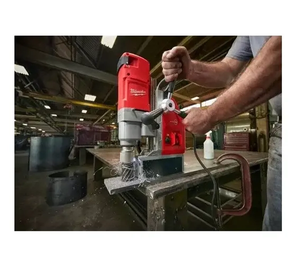 Дрель на магнитной станине Milwaukee MDE 41