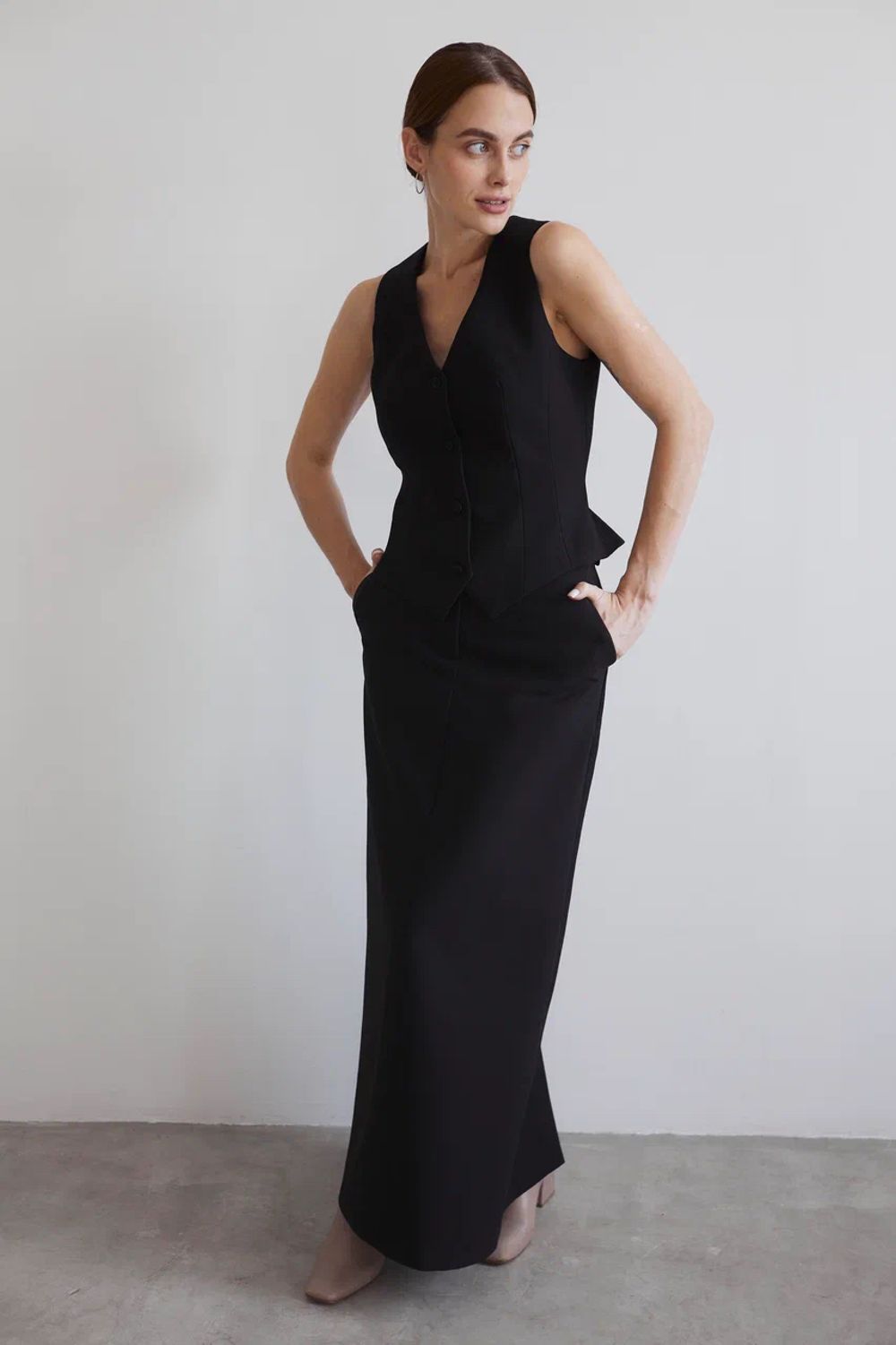 Юбка прямая черная