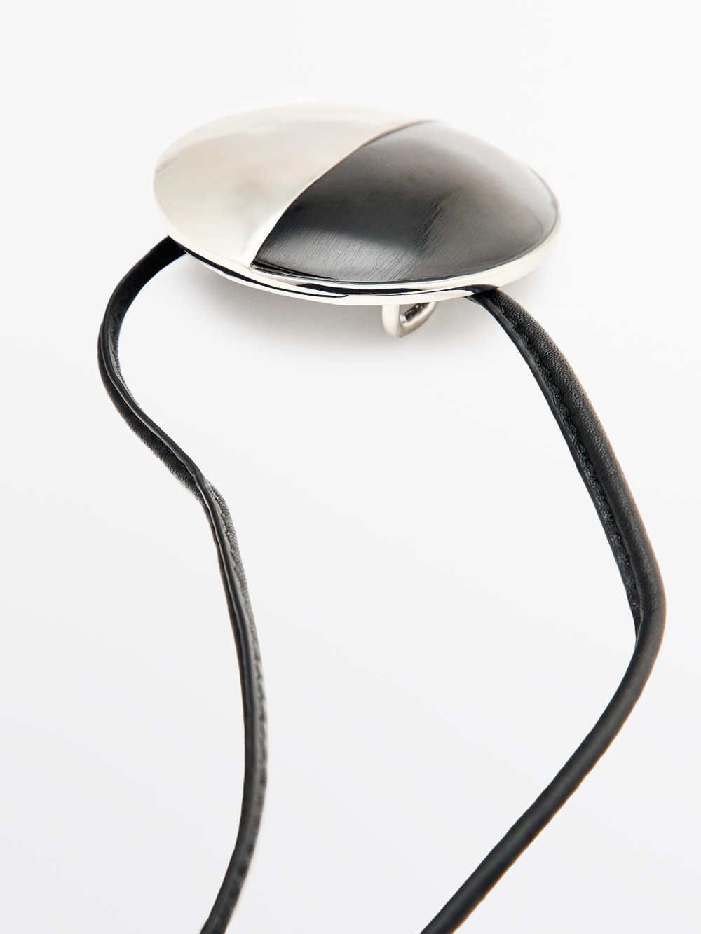 Massimo Dutti Ожерелье из овечьей кожи с металлической деталью, черный