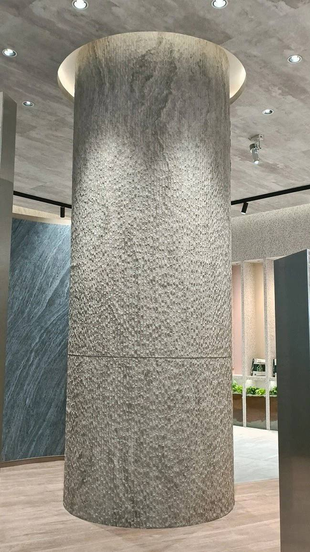 Гибкая керамика PHOMI, коллекция CHISELED STONE