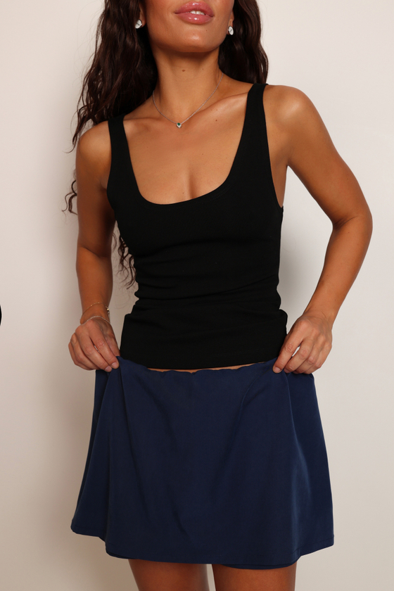 Майка с глубоким вырезом