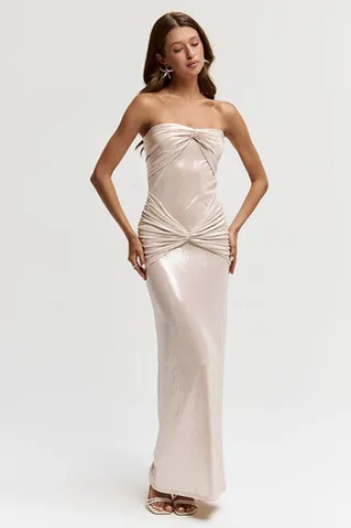 Платье вечернее с драпировкой жемчужного цвета