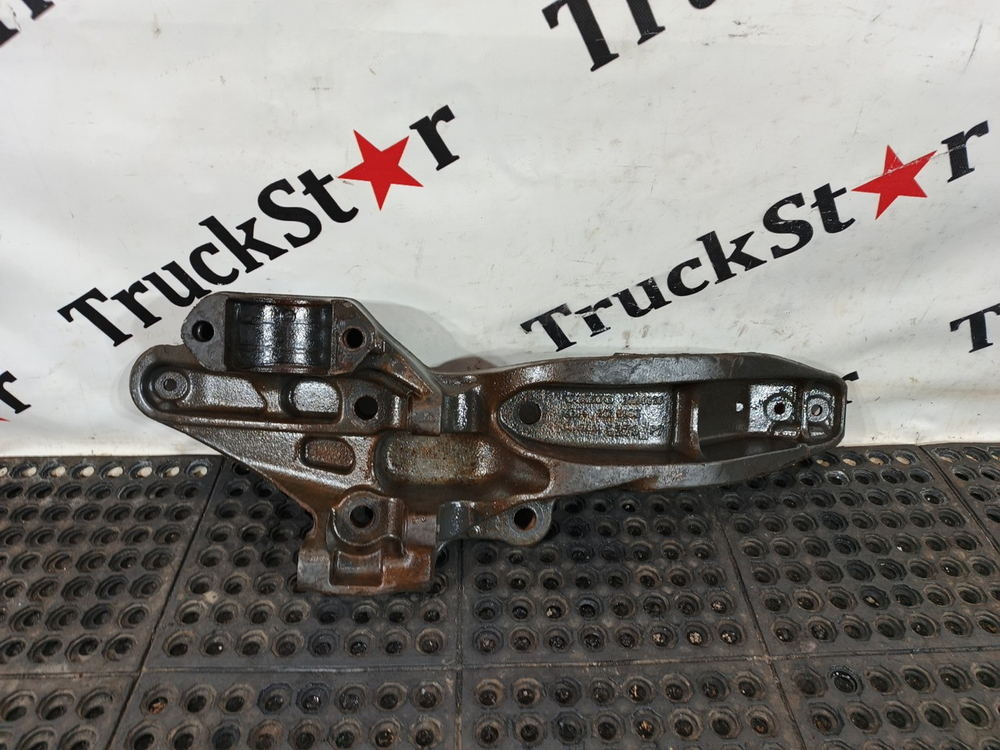 Кронштейн пневморессоры задний правый 2017г.