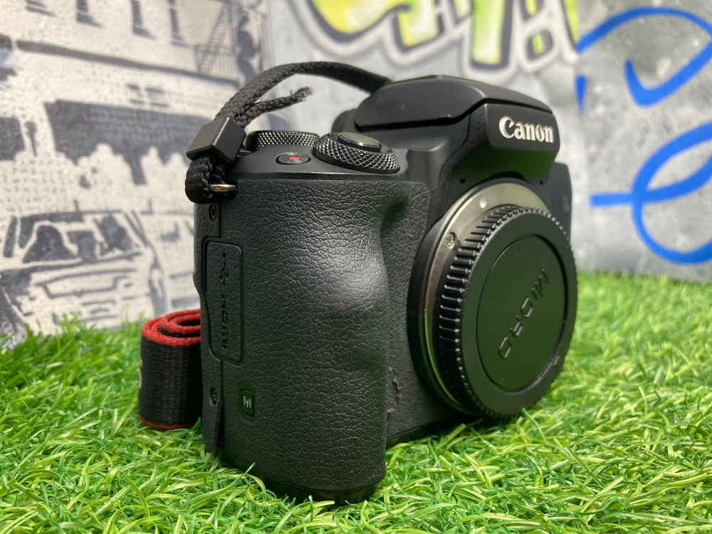 Canon EOS M50 (Не рабочий)