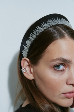 Кокошник из серебристого стекляруса