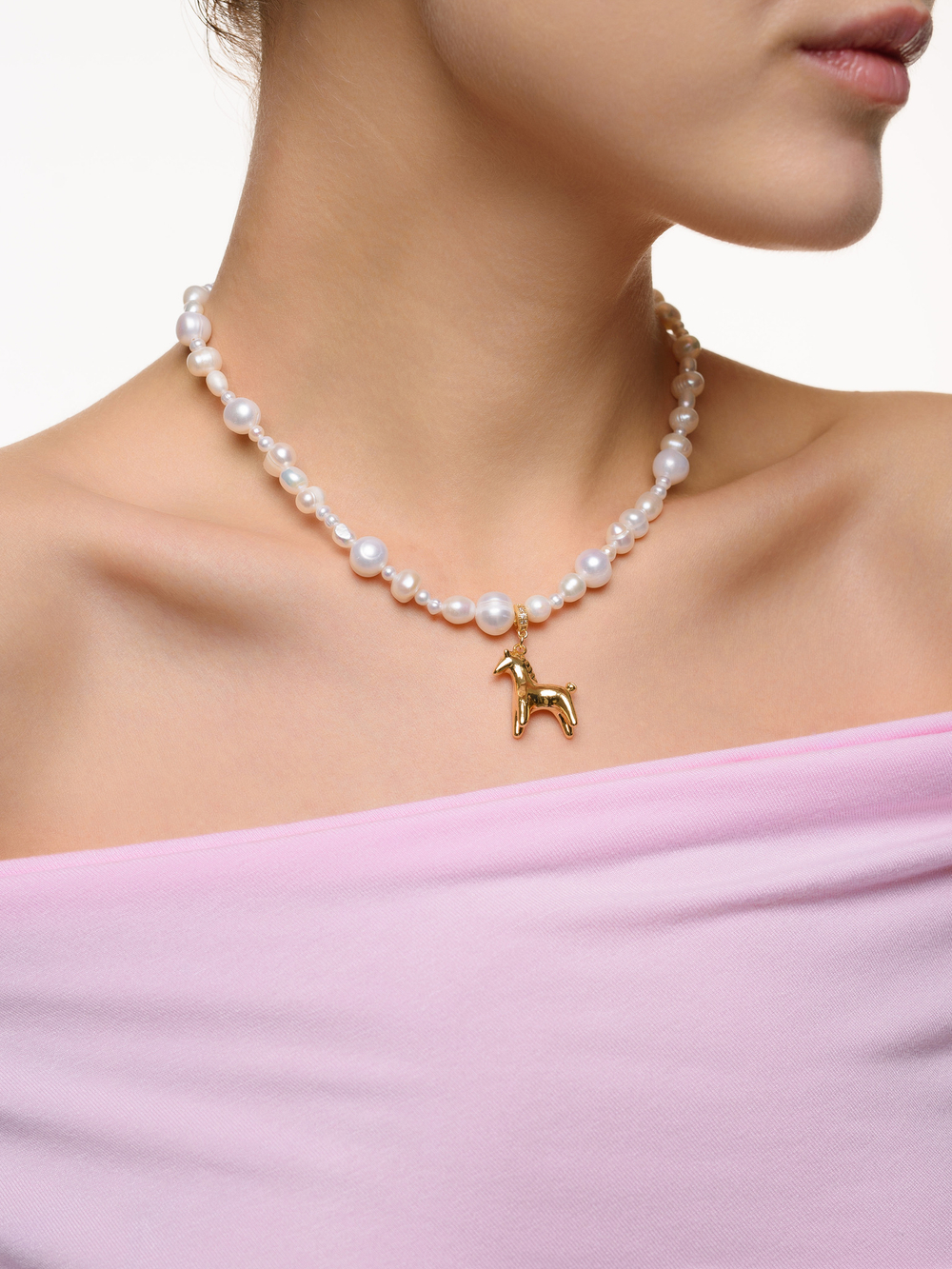 Колье "Horse Folk Pearl" Gold