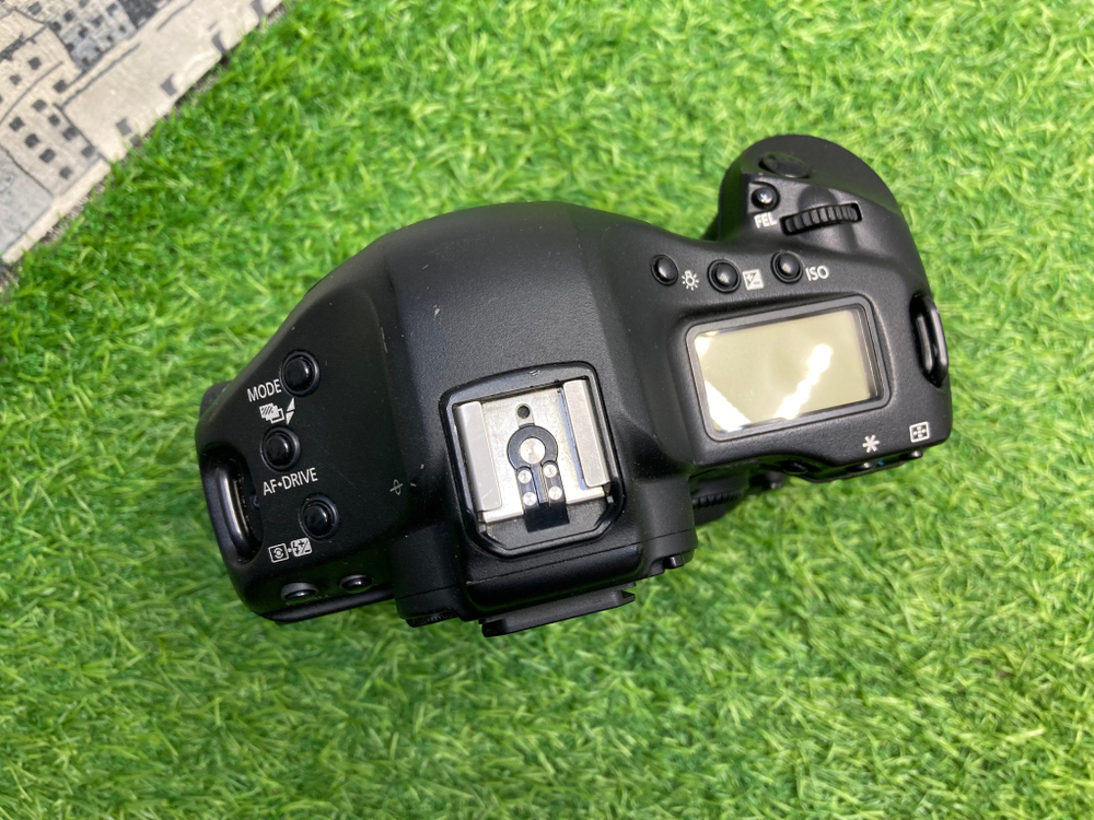 Canon EOS 1D Mark IV 271.000 кадров