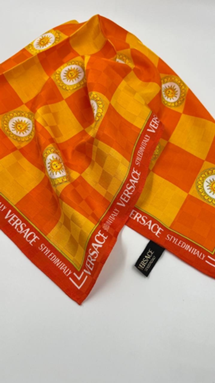 Платок оранжевый Versace