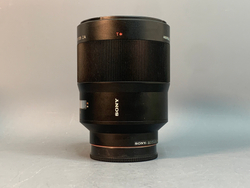 Sony FE 135mm f/1.8 GM