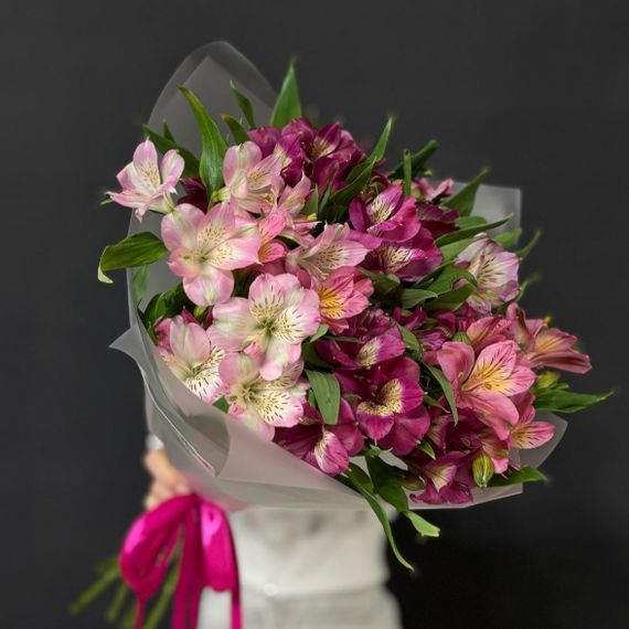 Букет из альстромерий