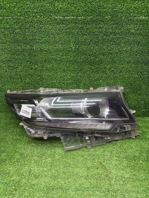 Стекло фары правое Toyota Land Cruiser Prado 150 (2017-н.в.)