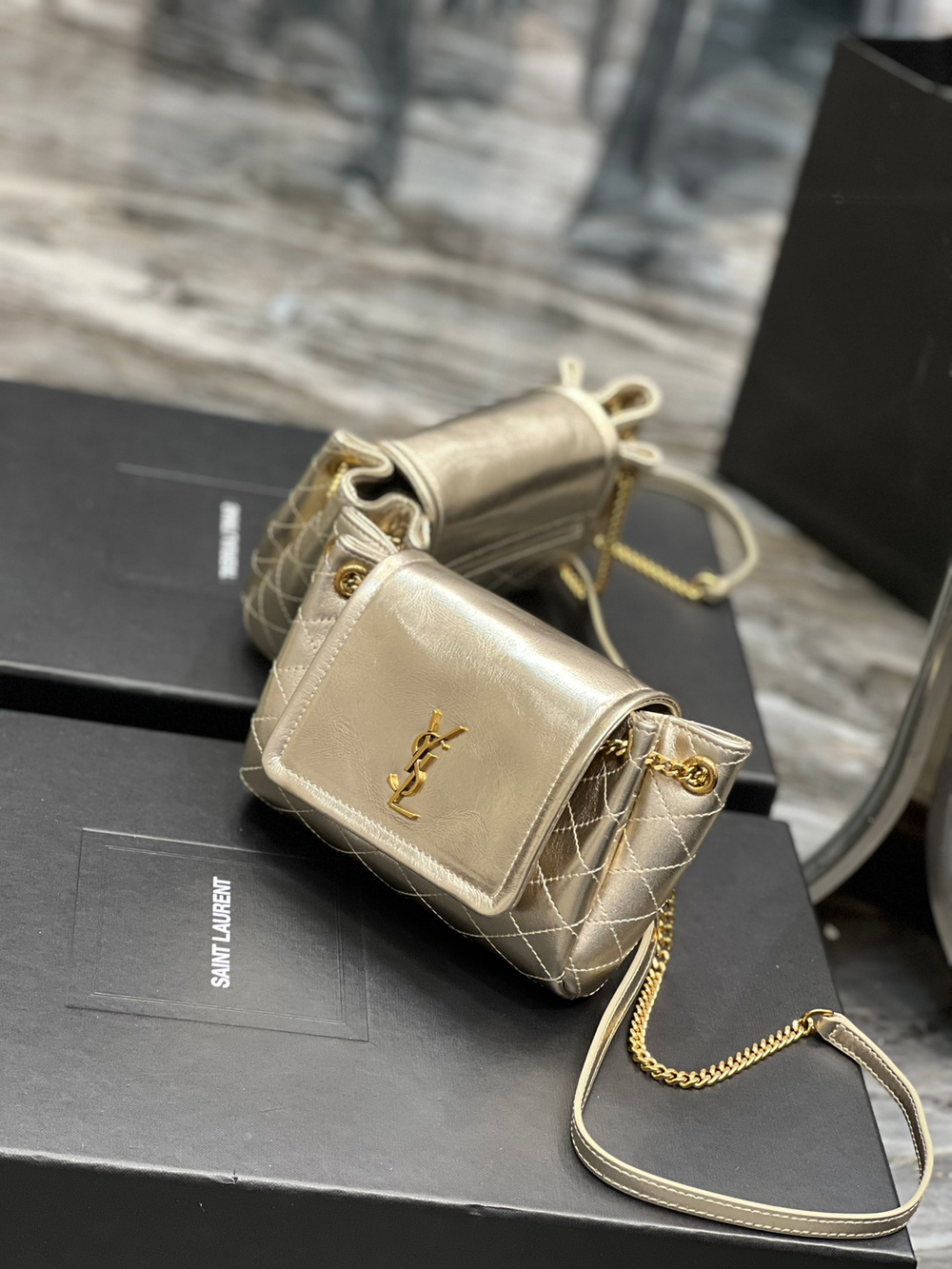 Saint Laurent Nolita 18 cm