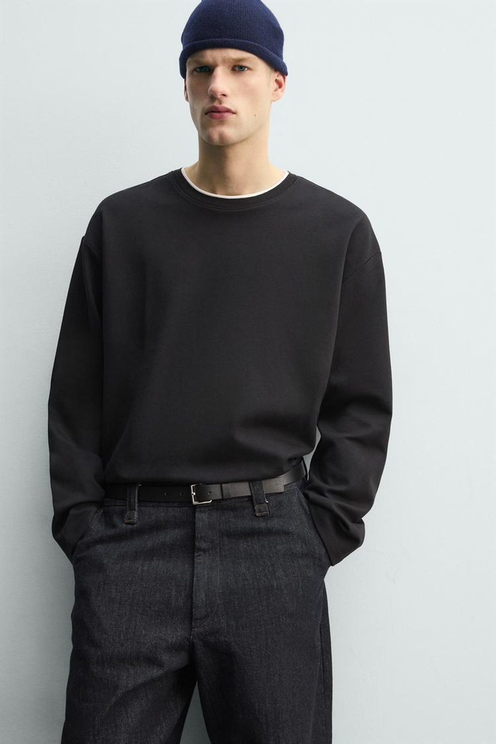 ZARA ФУТБОЛКА С КОНТРАСТНОЙ ДВОЙНОЙ ОТДЕЛКОЙ, ЧЕРНЫЙ