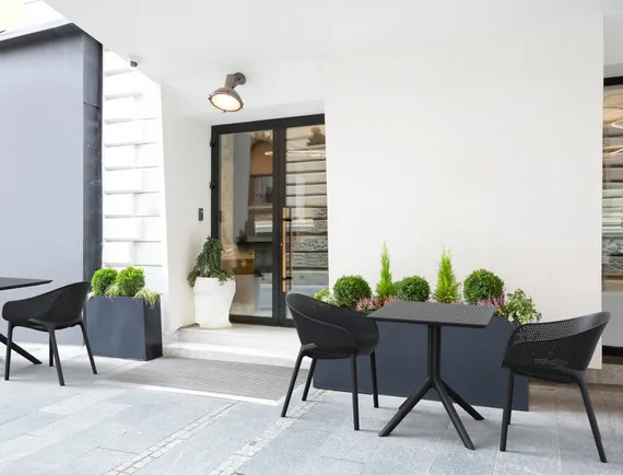 Стул пластиковый Sky Pro черный