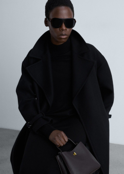 Трикотажное платье с воротником perkins