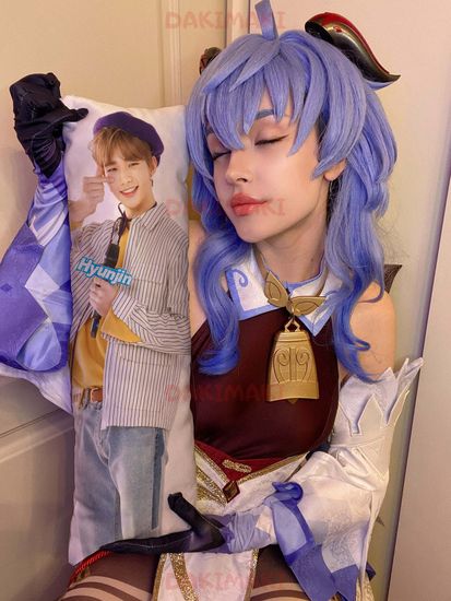 Мини дакимакура Хёнджин из Стрей Кидс | Stray Kids арт. M1026, 60х20 см