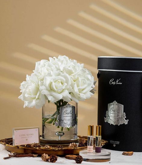 Большой букет белых роз, Cote Noire