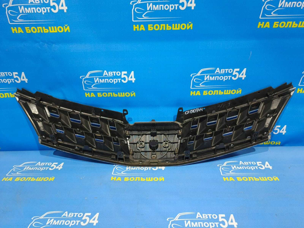 Решетка радиатора NISSAN TIIDA 2008-2012