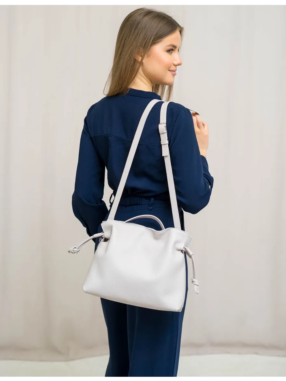 Сумка мешок через плечо средняя натуральная кожа