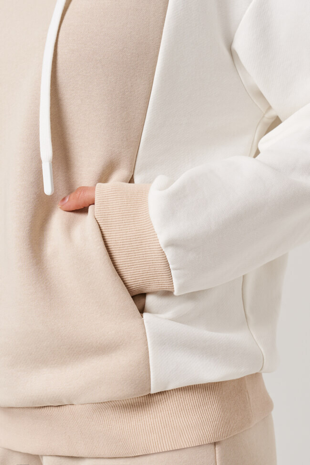 23151 Худи женский (бежевый / молочный)
