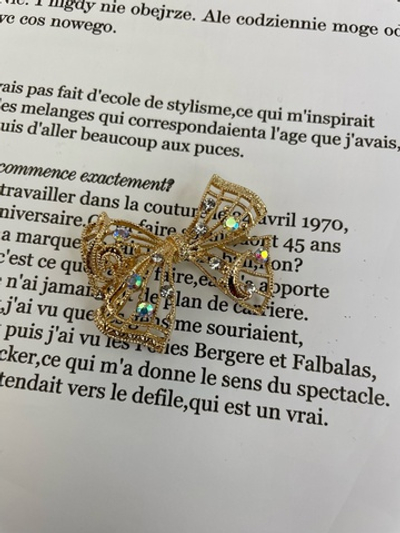 БАНТ С НОТАМИ - Брошь 4х3см (1210 Евгения)