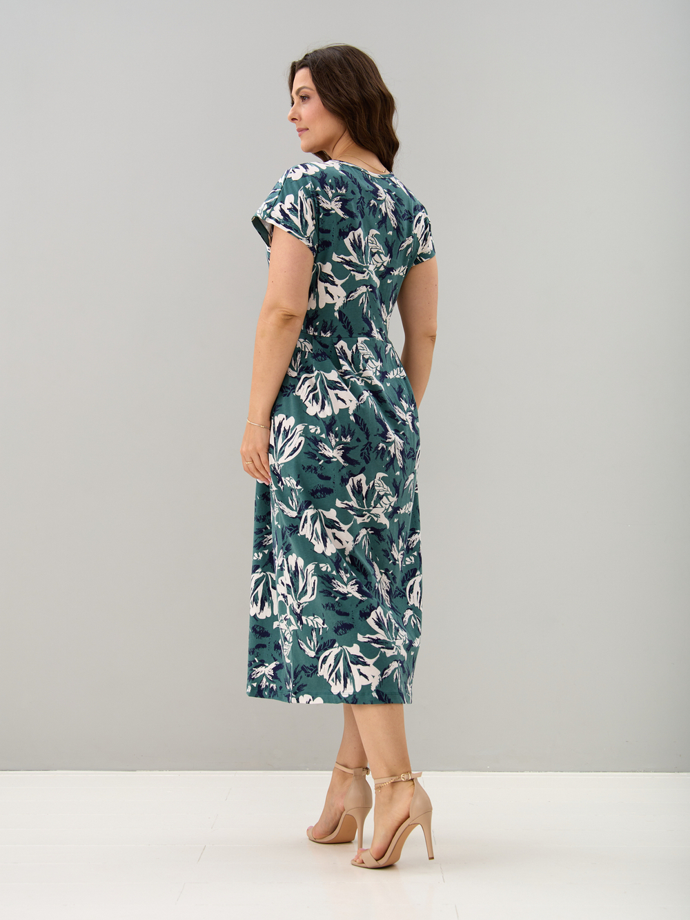 Платье П-026/зеленый-цветыабстракция