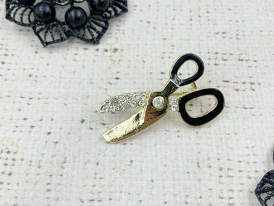 Брошь, р. 4х2,2 см