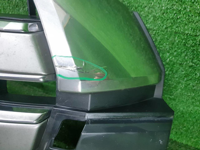 Решетка радиатора Toyota Land Cruiser 200 (2015-2021)