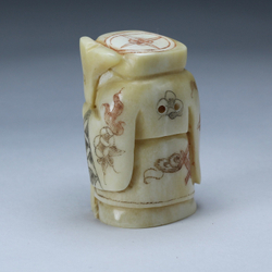 Нэцкэ Дзюродзин с посохом и иероглифом счастье