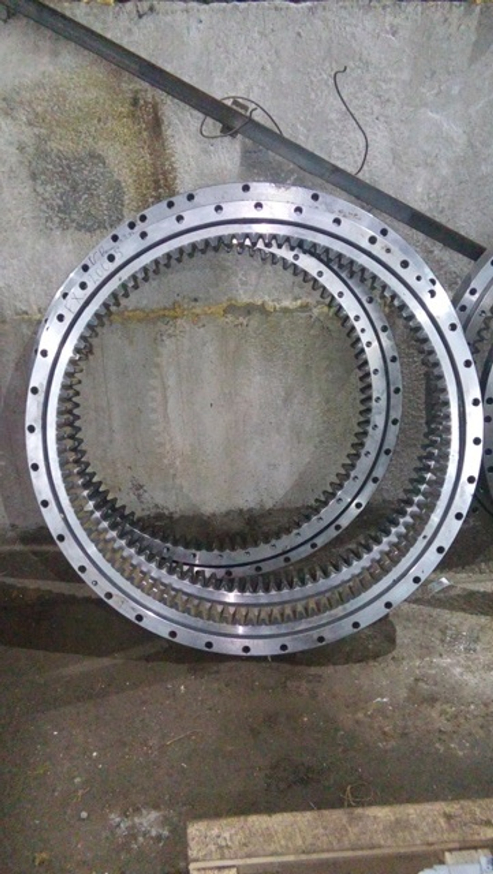 круг поворотный Hitachi EX120-5