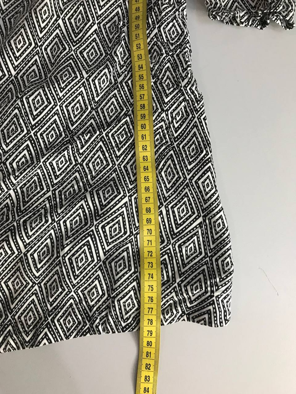 Платье H&M монохромное, маркировка 36, визуально на 42 размер