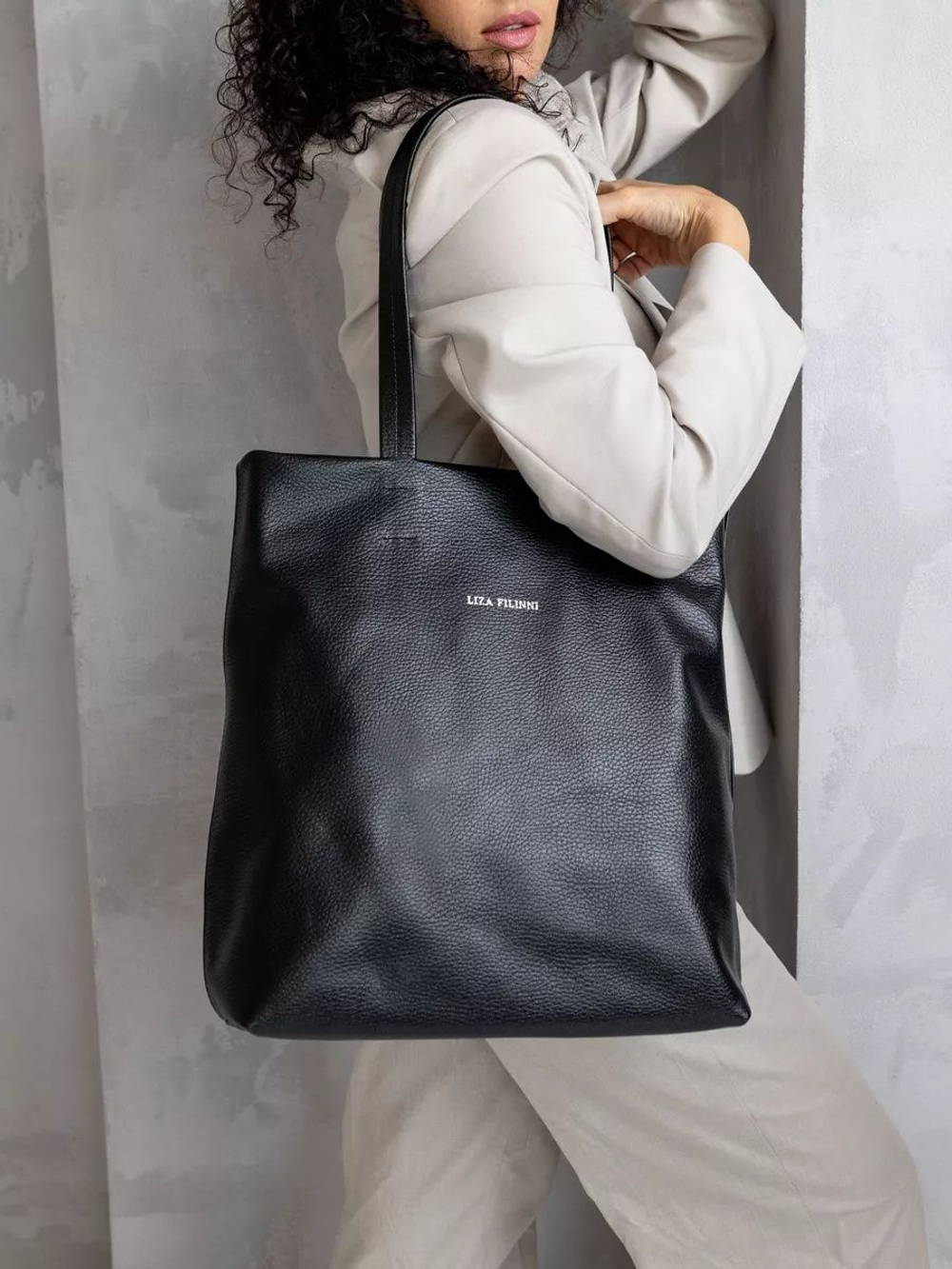 Сумка через плечо из натуральной кожи