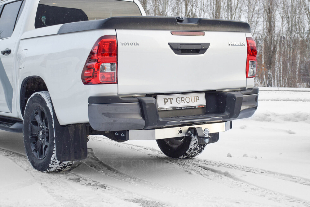 Фаркоп для TOYOTA Hilux 2015-, нержавеющая накладка, американский квадрат (без электрики) (паспорт и сертификат) PTG.THI-15-991124.00