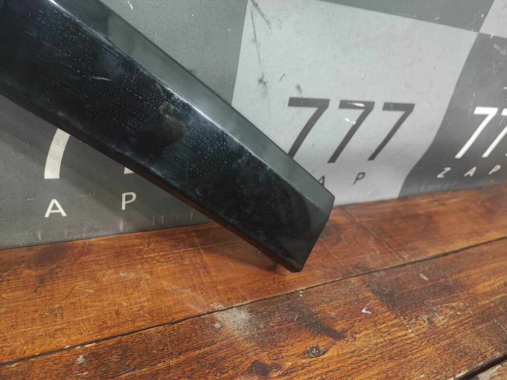 Накладка крыла заднего правого Land Cruiser 300 21-нв Б/У Оригинал 7560560120