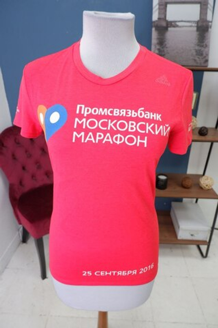 Футболка Adidas яркая 40 размер