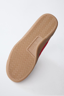 ZARA КРОССОВКИ С ФРУКТОВЫМИ ПОДВЕСКАМИ, КРАСНЫЙ