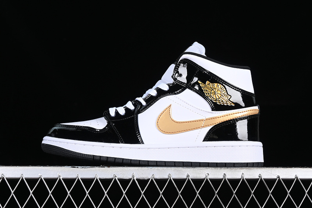 Jordan 1 all black mid hot sale