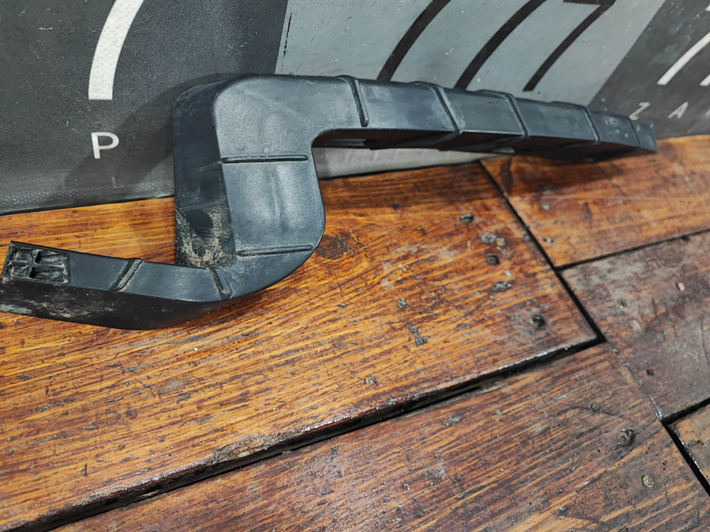 Кронштейн переднего бампера правый Kia Rio 4 (FB) 20-нв Б/У Оригинал 86554H0700