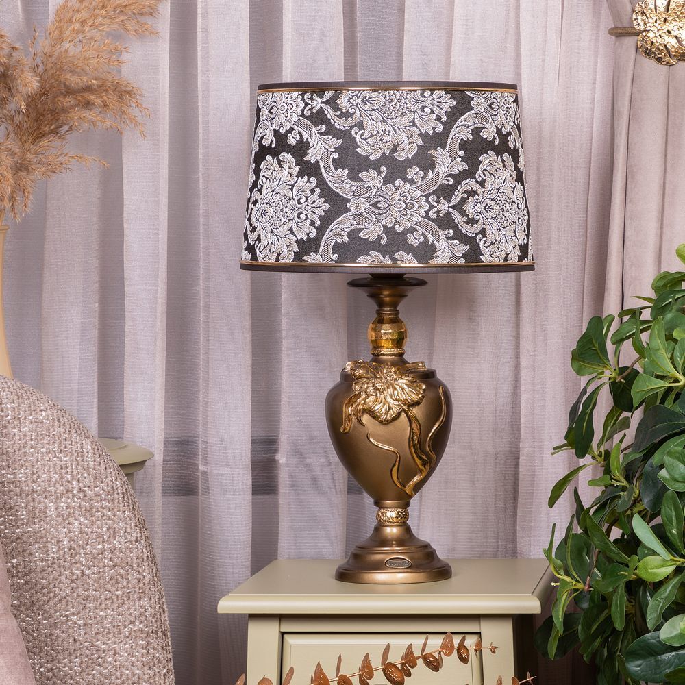 Настольная лампа Флер де Лис Бронза с абажуром Тюссо Vatican (Ватикан) Черный