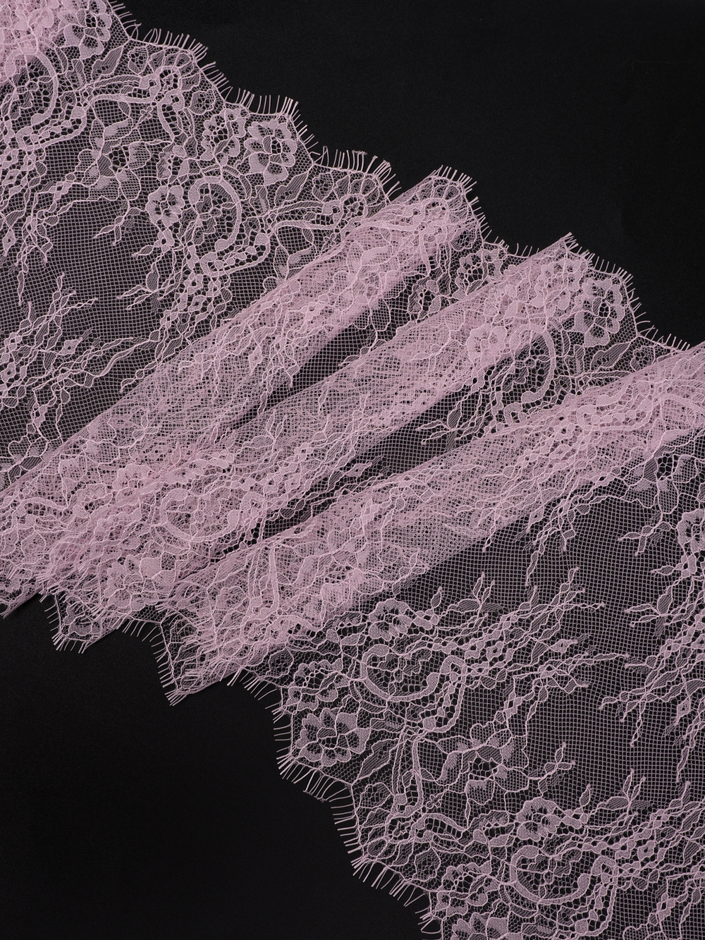 Кружево шантильи нежно-розовое неэластичное ширина 22 см купон 2.9 м